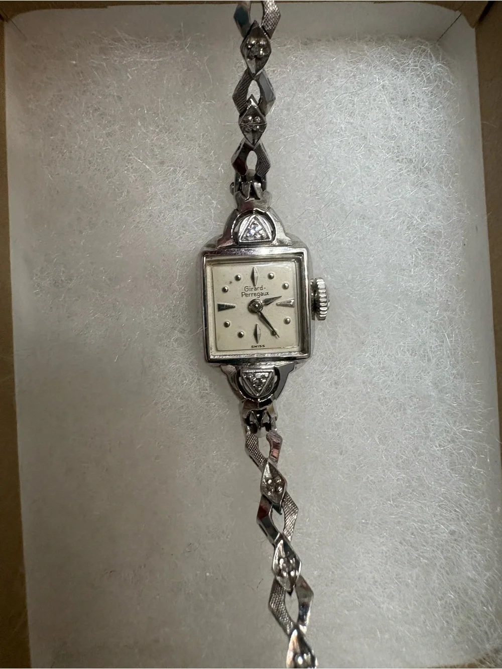 Girard-Perregaux Vintage Swiss Ladies Watch — Silver & Cream - Picture 3 of 11